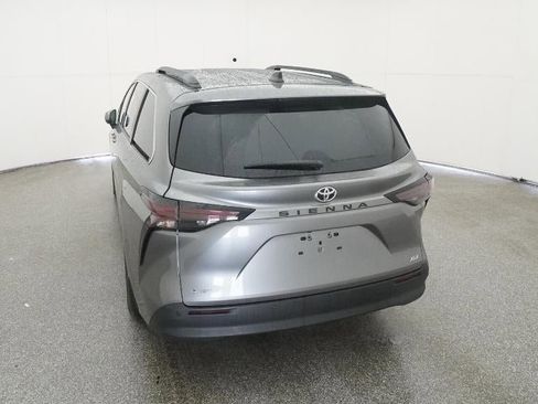 New 2026 Toyota Sienna XLE image 6