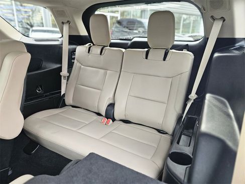 Used 2020 Ford Explorer Limited image 14