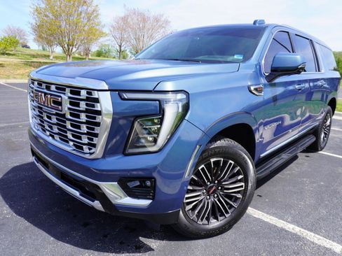 Used 2026 GMC Yukon XL Elevation w/ Elevation Premium Package image 5