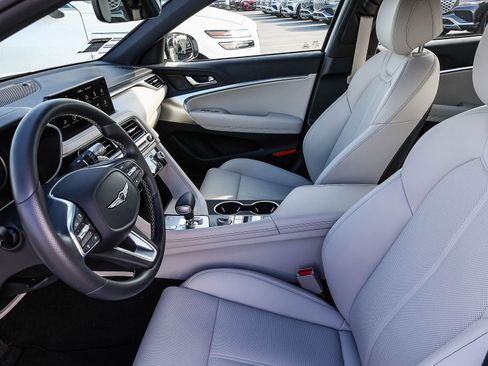 Used 2025 Genesis G70 2.5T image 21