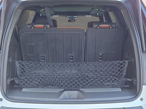 Used 2023 GMC Yukon Denali Ultimate image 12