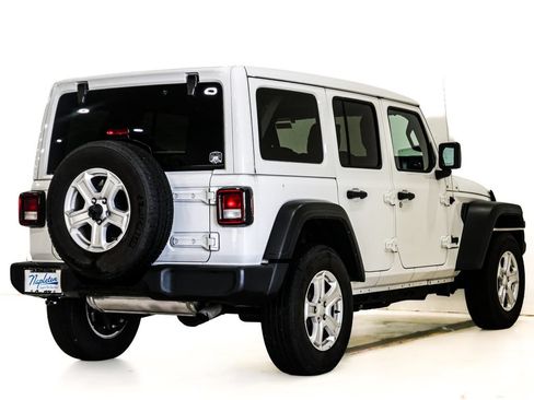 Used 2023 Jeep Wrangler Unlimited Sport w/ Sun And Sound Package AWD/4WD image 7