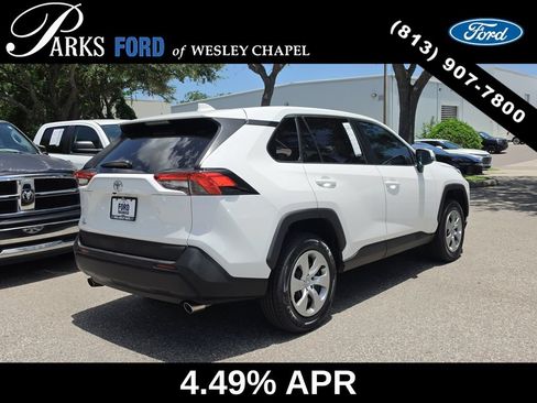 Used 2022 Toyota RAV4 LE FWD image 5