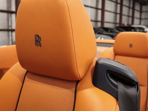 Used 2017 Rolls-Royce Dawn image 33