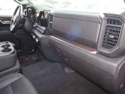 Used 2025 GMC Sierra 1500 SLT AWD/4WD image 24