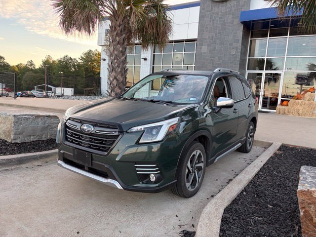 Used 2024 Subaru Forester Touring w/ Convenience Package AWD/4WD image 3