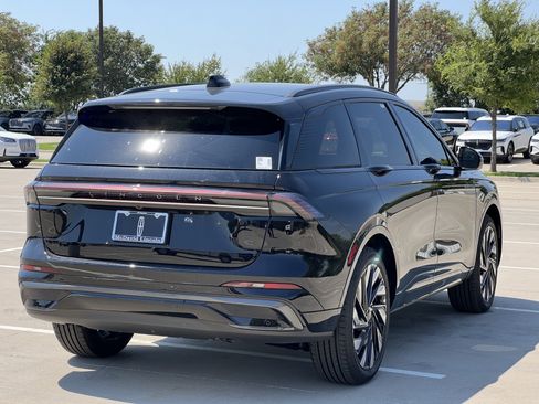 New 2025 Lincoln Nautilus Reserve w/ Jet Appearance Package image 9