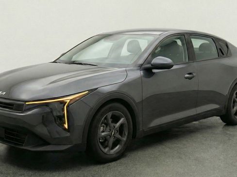 Used 2025 Kia K4 LXS image 3