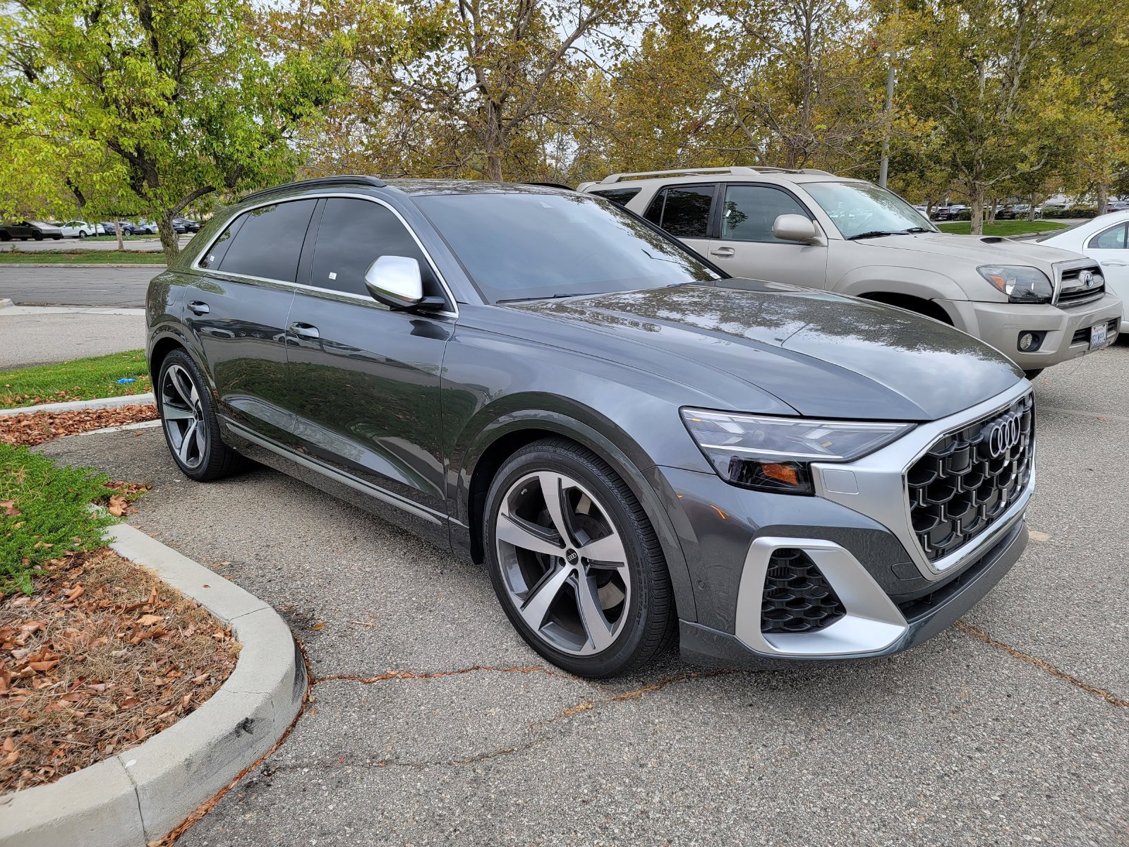 Used 2024 Audi SQ8 Prestige w/ Prestige Package AWD/4WD image 2