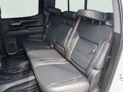 Used 2022 GMC Sierra 1500 SLT AWD/4WD image 27
