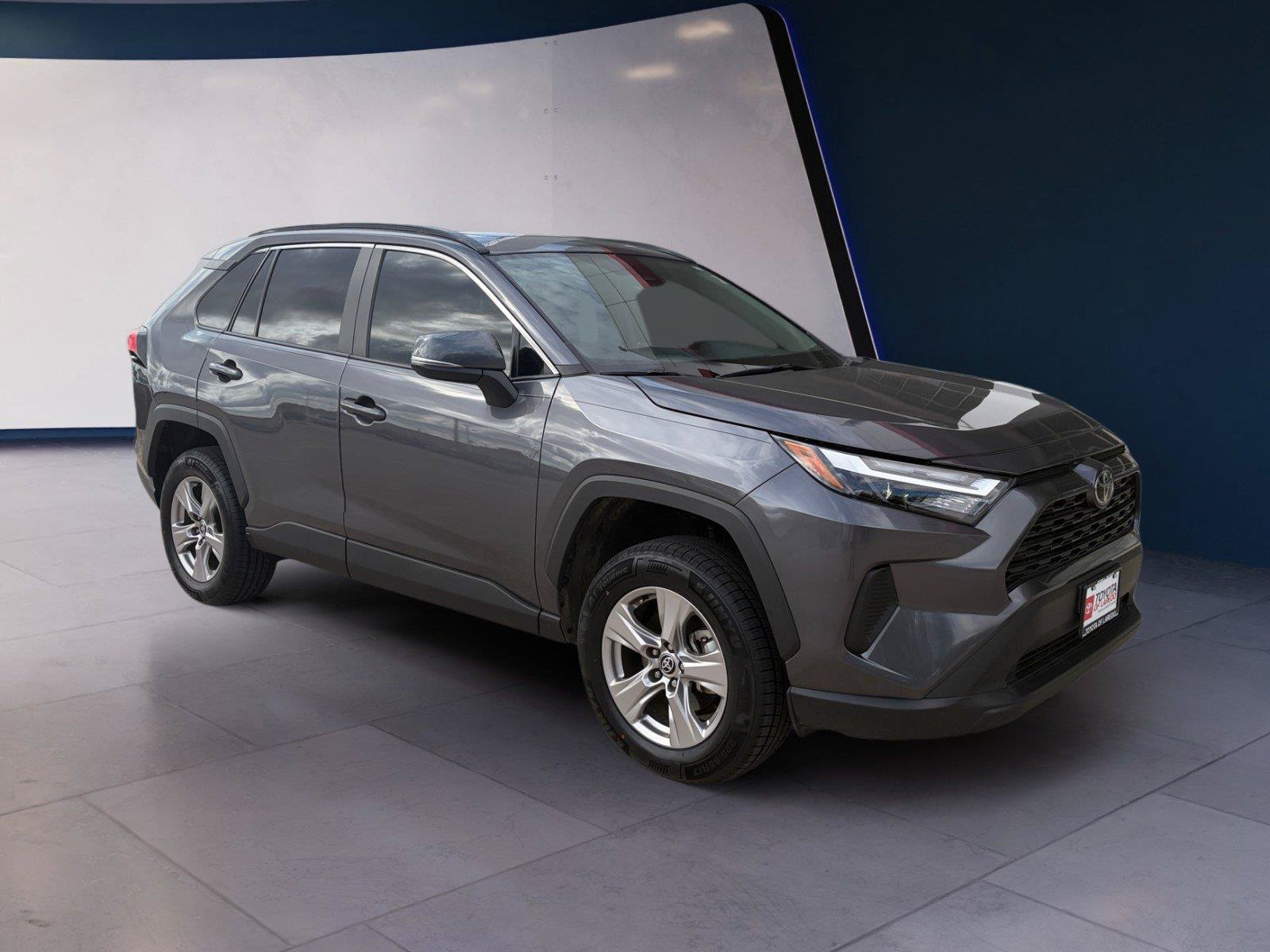 Used 2025 Toyota RAV4 XLE w/ Convenience Package FWD image 7