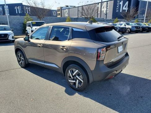 Certified 2025 Nissan Kicks SV image 6