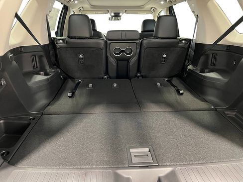New 2025 Honda Pilot Touring image 34