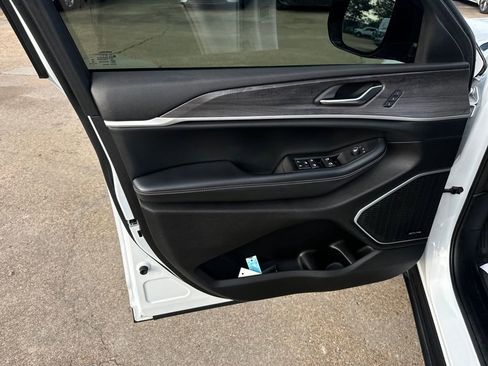 Used 2021 Jeep Grand Cherokee L Limited image 11