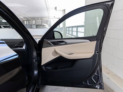 Certified 2025 BMW X4 xDrive30i image 26