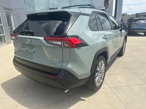 Used 2019 Toyota RAV4 XLE Premium w/ Cold Weather Package AWD/4WD image 7