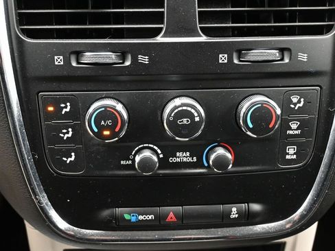 Used 2016 Dodge Grand Caravan SE w/ Quick Order Package 29E SE image 18