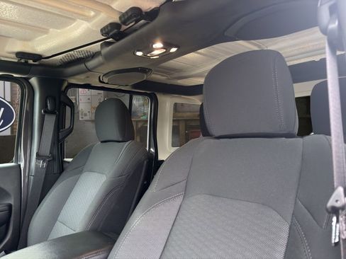 Used 2021 Jeep Wrangler Unlimited Sport AWD/4WD image 16