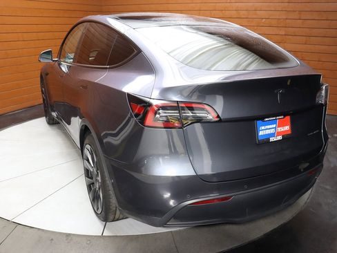 Used 2023 Tesla Model Y Long Range image 10