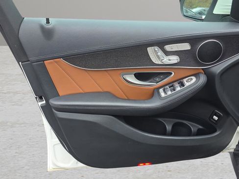 Used 2022 Mercedes-Benz GLC 300 4MATIC Coupe image 10