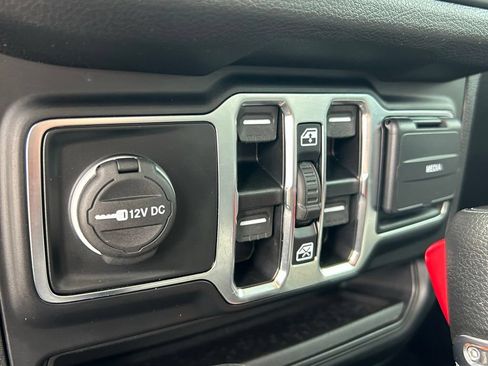Used 2024 Jeep Gladiator Sport AWD/4WD image 34