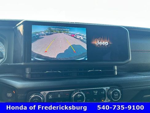 Used 2024 Jeep Wrangler Unlimited Rubicon w/ Safety Group AWD/4WD image 20