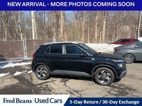 Certified 2024 Hyundai Venue SEL image 4