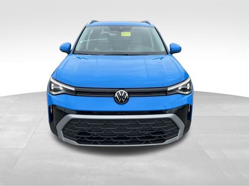 New 2026 Volkswagen Taos SE image 3