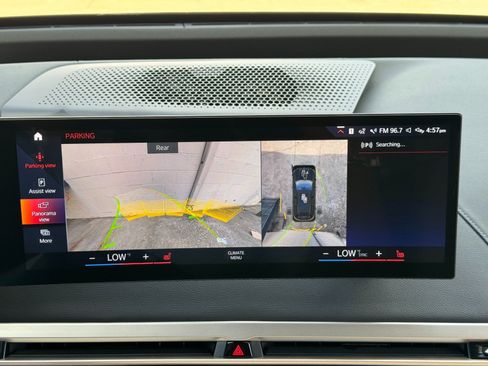 Used 2022 BMW iX xDrive50 w/ Sport Package AWD/4WD image 31