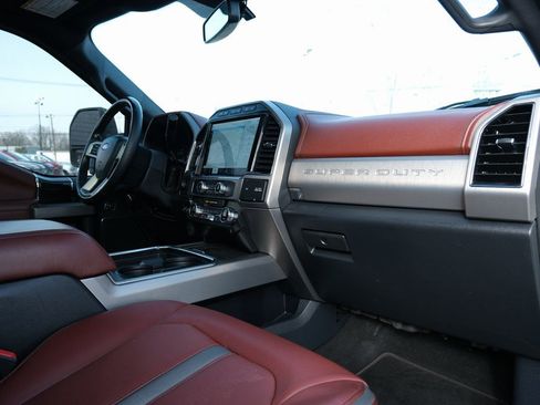 Used 2022 Ford F250 Platinum w/ FX4 Off-Road Package image 37