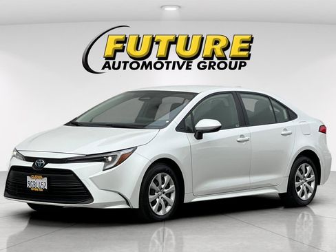 Used 2023 Toyota Corolla Hybrid Sedan image 8