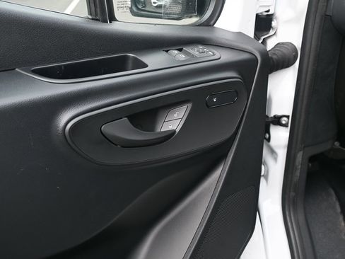 Used 2025 Mercedes-Benz Sprinter 2500 image 8
