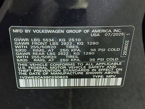 Used 2025 Volkswagen Atlas Cross Sport SE FWD image 12