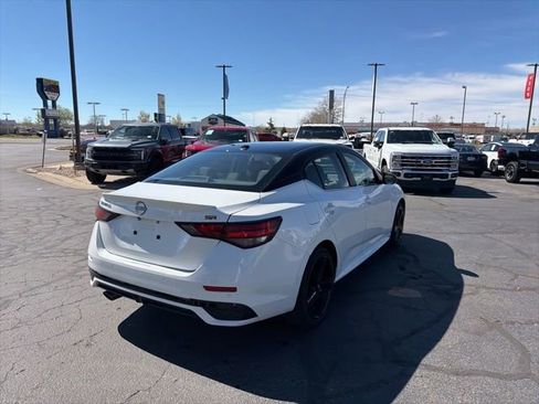 Used 2024 Nissan Sentra SR FWD image 6