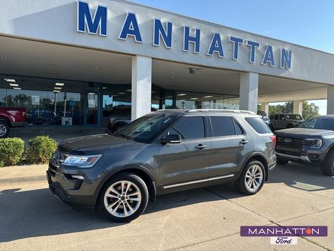 Used 2018 Ford Explorer XLT w/ Equipment Group 202A AWD/4WD image 1