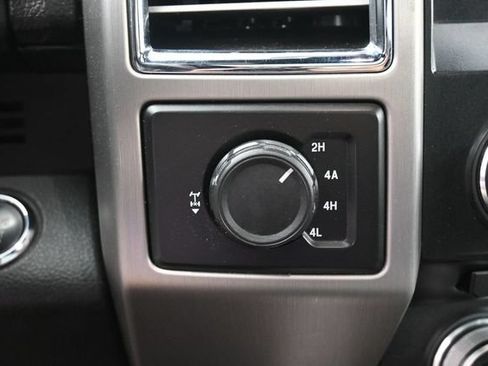 Used 2015 Ford F150 Platinum w/ Equipment Group 701A Luxury AWD/4WD image 22