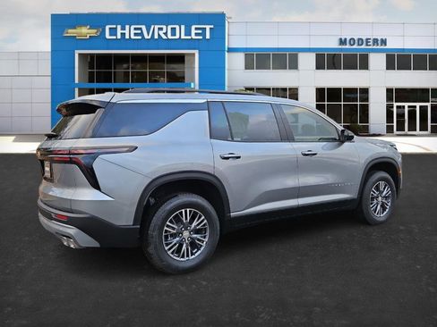 New 2026 Chevrolet Traverse LT image 5