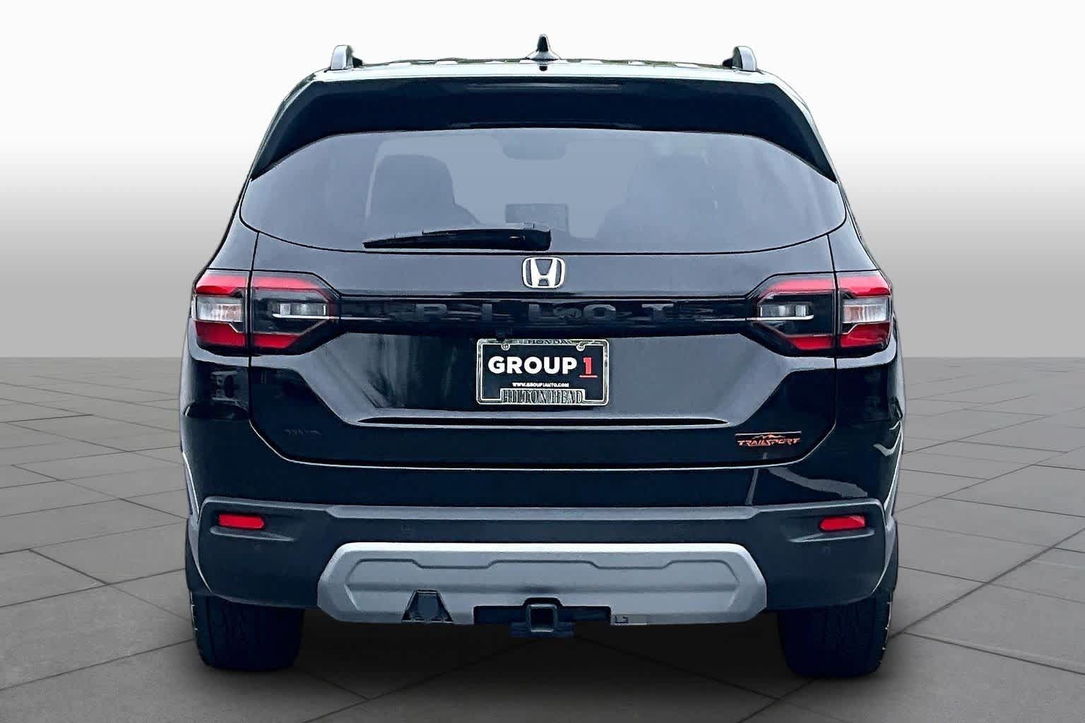 Used 2024 Honda Pilot TrailSport image 5