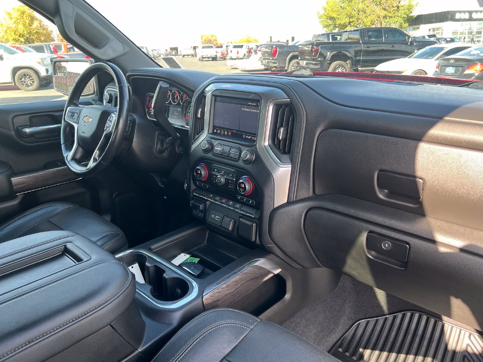 Used 2020 Chevrolet Silverado 1500 LTZ w/ LTZ Convenience Package AWD/4WD image 32
