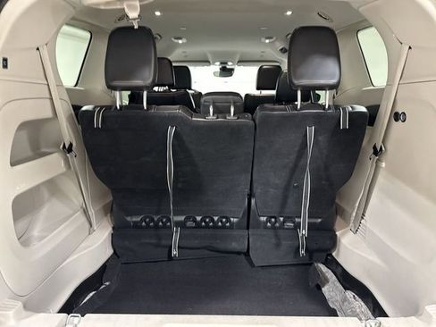Used 2023 Chrysler Pacifica Touring-L FWD image 24