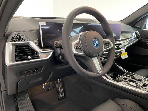 New 2026 BMW X5 xDrive50e w/ M Sport Package image 4