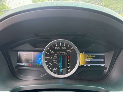 Used 2015 Ford Explorer XLT w/ Equipment Group 202A AWD/4WD image 12