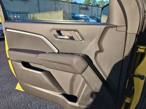 Used 2023 Chevrolet Colorado Z71 w/ Z71 Convenience Package 2 image 26