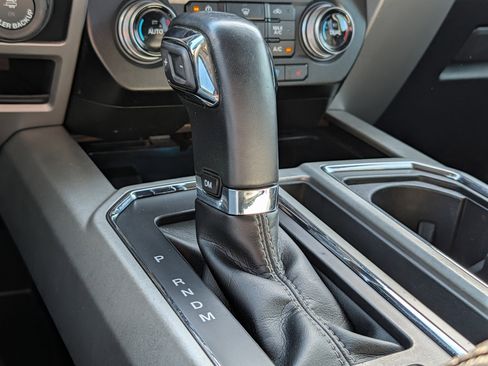 Used 2019 Ford F150 Lariat w/ Equipment Group 502A Luxury AWD/4WD image 34