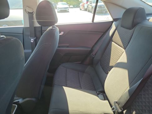 Used 2021 Kia Rio LX FWD image 9