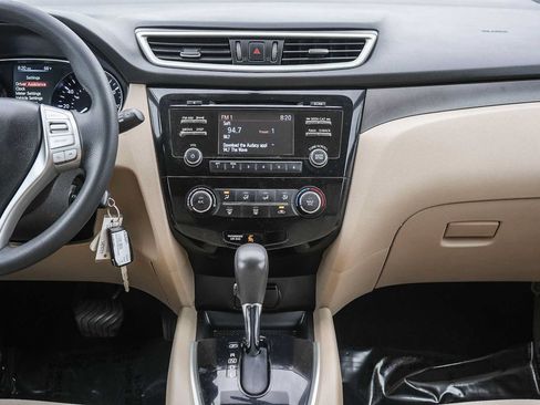 Used 2016 Nissan Rogue S FWD image 13
