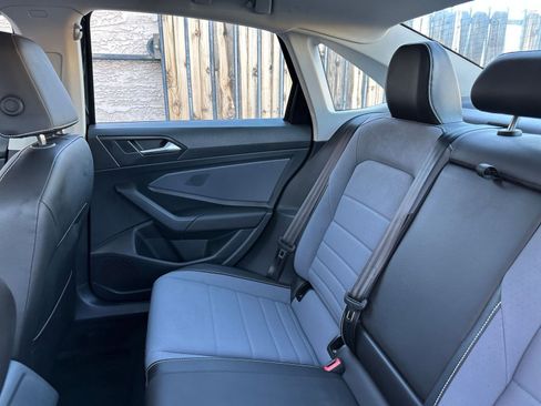 Used 2025 Volkswagen Jetta SE image 39