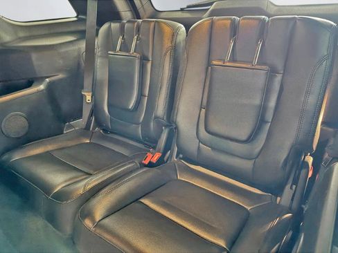 Used 2016 Ford Explorer XLT w/ Equipment Group 202A image 22