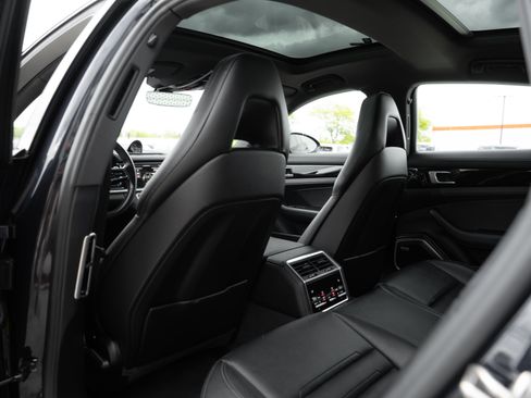 Used 2021 Porsche Panamera 4 AWD/4WD image 27