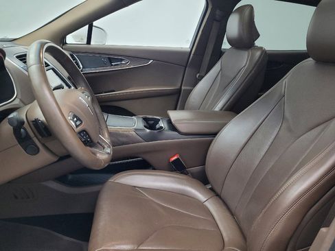 Used 2016 Lincoln MKX Reserve w/ Climate Package FWD image 17